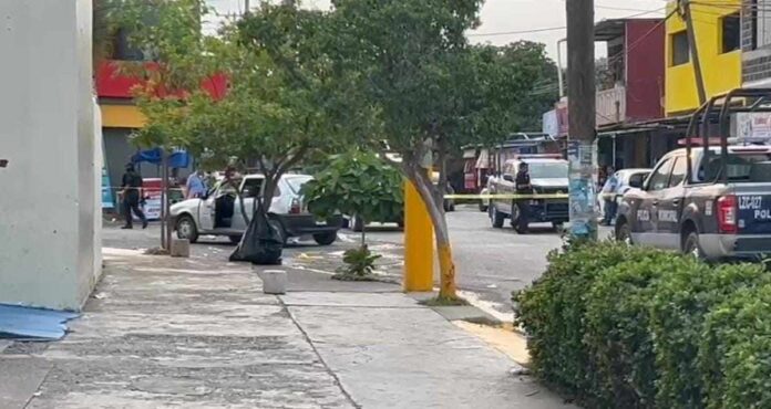 LÁZARO CÁRDENAS Automovilista resulta herido al ser atacado a balazos, en Las Guacamayas (1)