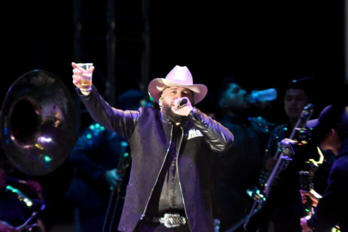 LC, El fantasma hizo bailar a los lazarocardenenses