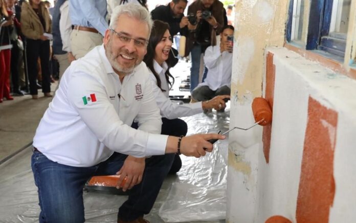 Michoacán, programa Pinto mi escuela