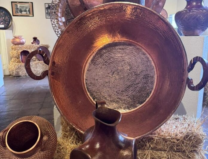 Michoacán, santa Clara del Cobre celebra 80 años de tradición artesanal