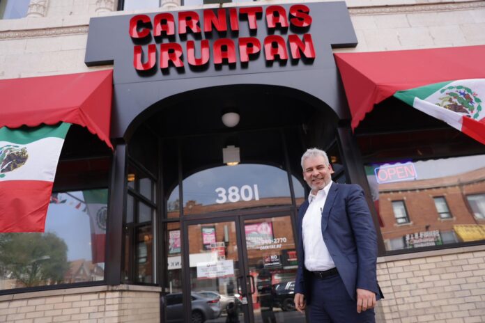 Bedolla promueve inversión a empresarios hispanos de Illinois