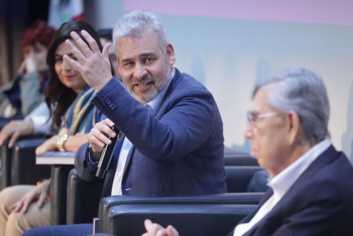 Bedolla presenta catálogo que inmortaliza riqueza de danzas y fiestas