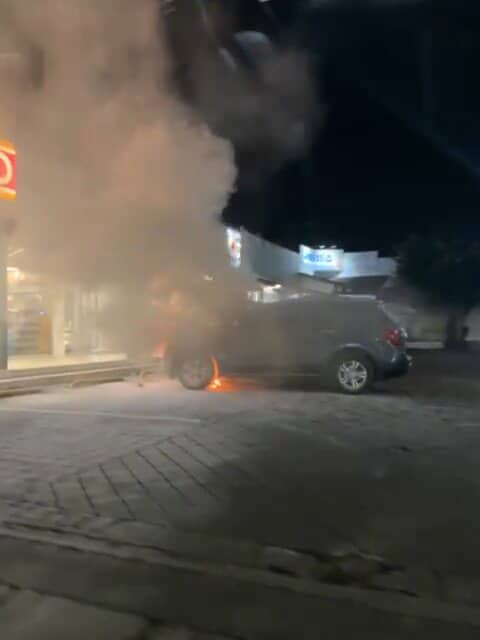 Se incendia camioneta en la capital michoacana