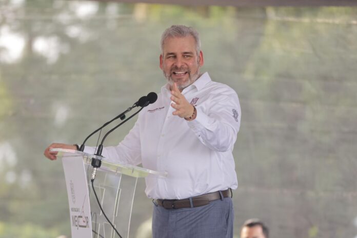 Habrá rehabilitación y ampliación del libramiento de LC: Bedolla