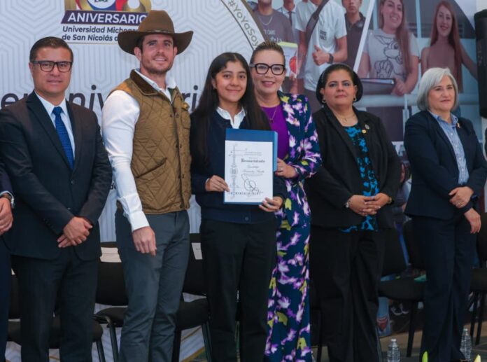 Convoca Yarabí Ávila a estudiantes crear cultura de paz