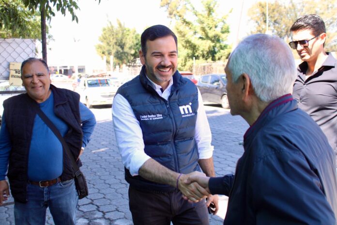 Yankel Benítez atiende a vecinas y vecinos de Fovissste