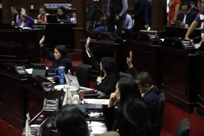 Congreso, se fortalecerá reencuentro de familias con migrantes