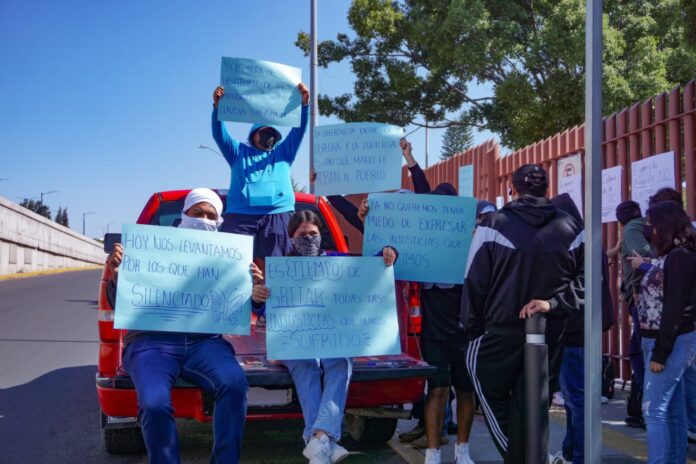 Estudiantes se manifiestan por verdaderos cambios en el tec