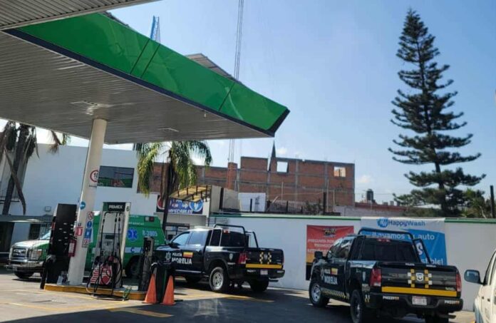 Michoacán, hallan un muerto en gasolinera