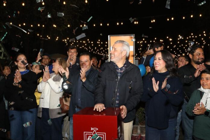 Michoacán, inauguran Villa Navideña