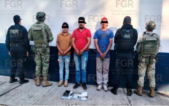 Vinculan a tres detenidos por posesión de arma, Pátzcuaro