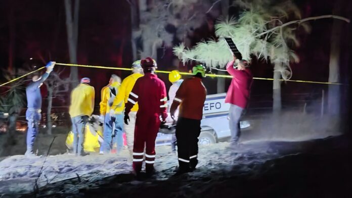 Rescatan cuerpos de dos brigadistas en incendio forestal
