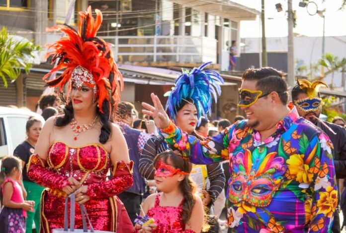 Michoacán, inicia Expo Fiesta LZC 2026