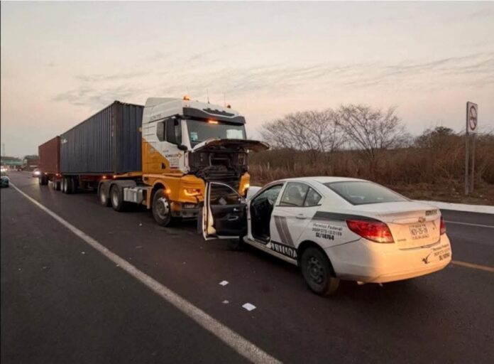 Choque en la autopista Siglo XXI; un muerto