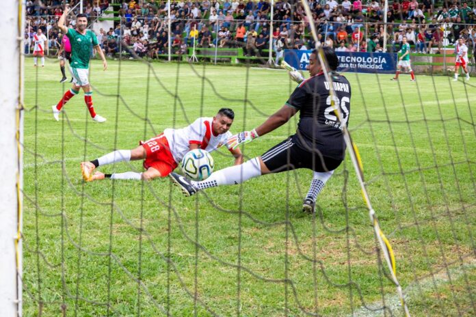 Éxito total en el Juego de Leyendas en Uruapan: Grecia Quiroz