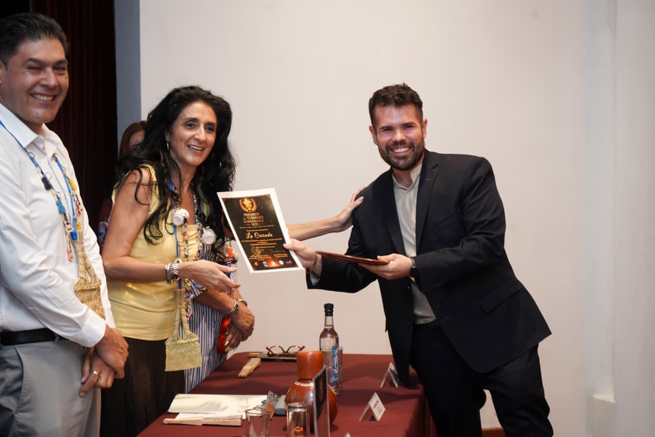 Bárbara Torres acompaña premiación al turismo responsable