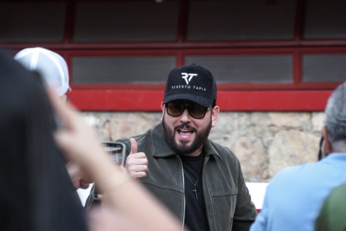 Pancho Barraza desafía a la lluvia y confirma show en Morelia