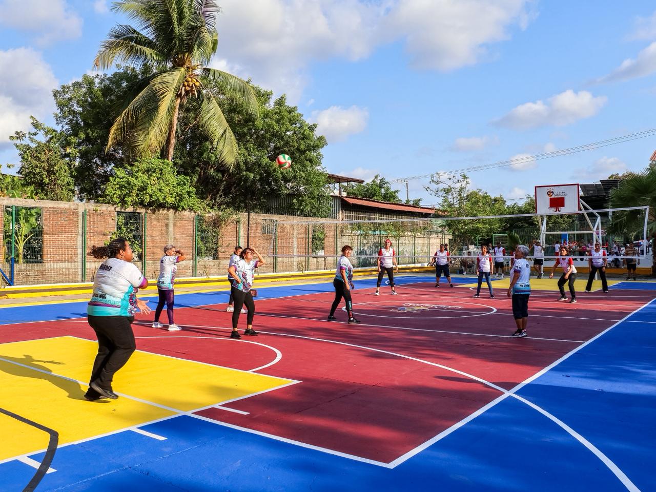 Michoacán, reabren unidad deportiva en LZC