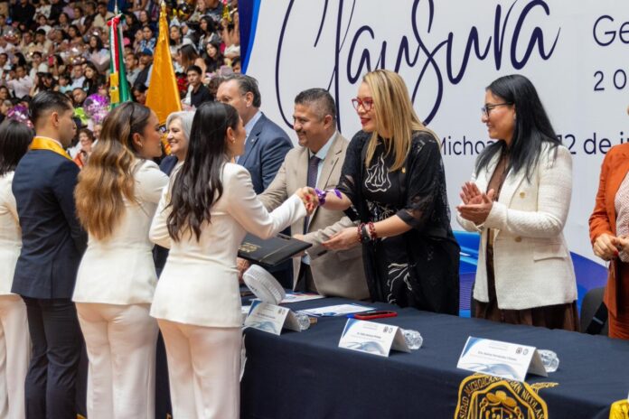 Egresan enfermeras y enfermeros de la UMSNH con sello de calidad: Yarabí Ávila