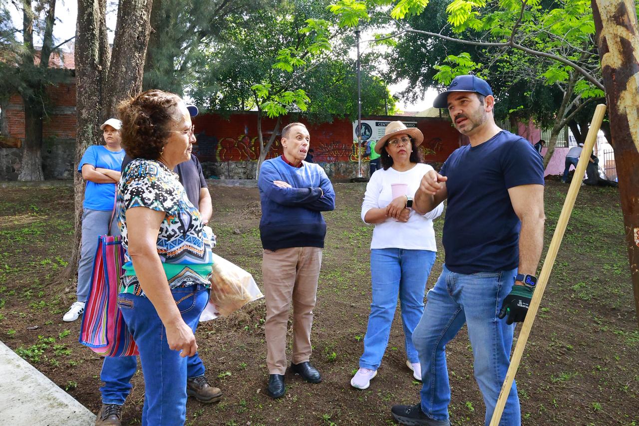 Yankel Benítez encabeza jornada de limpieza en Lomas de Santiaguito