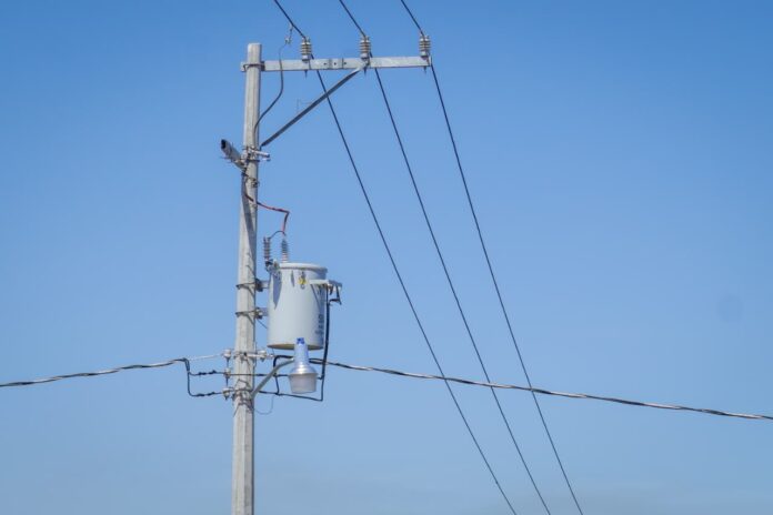 LZC: Manuel Esquivel y CFE entregan obra de electrificación