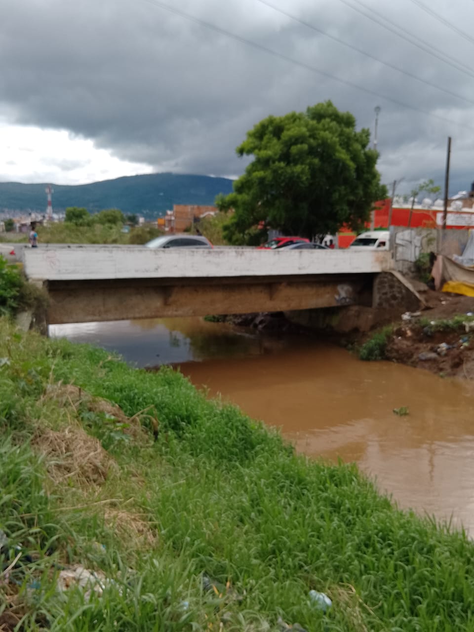 Monitorean niveles de ríos de Morelia