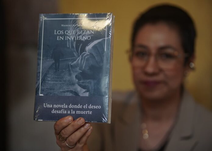 Culpa, redención y amor, ejes del libro "Los que rezan en invierno"