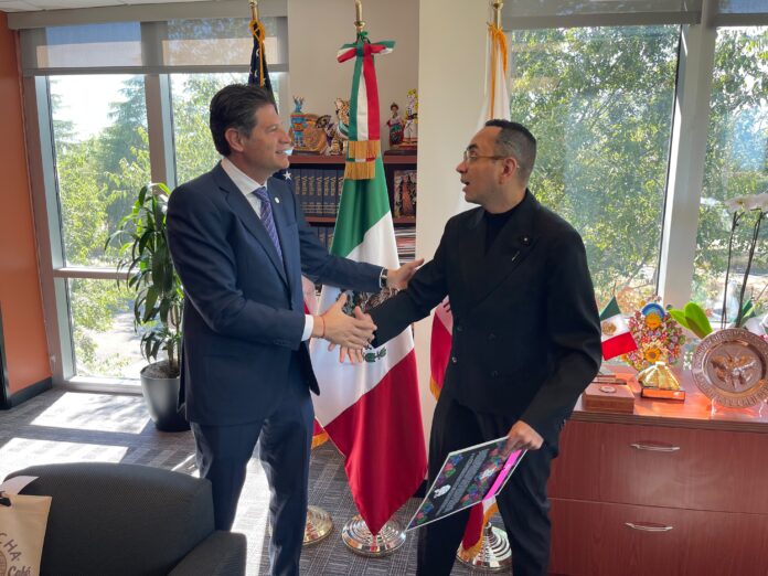 Alfonso Martínez y el Cónsul de México en Sacramento, estrechan coordinación a favor de migrantes