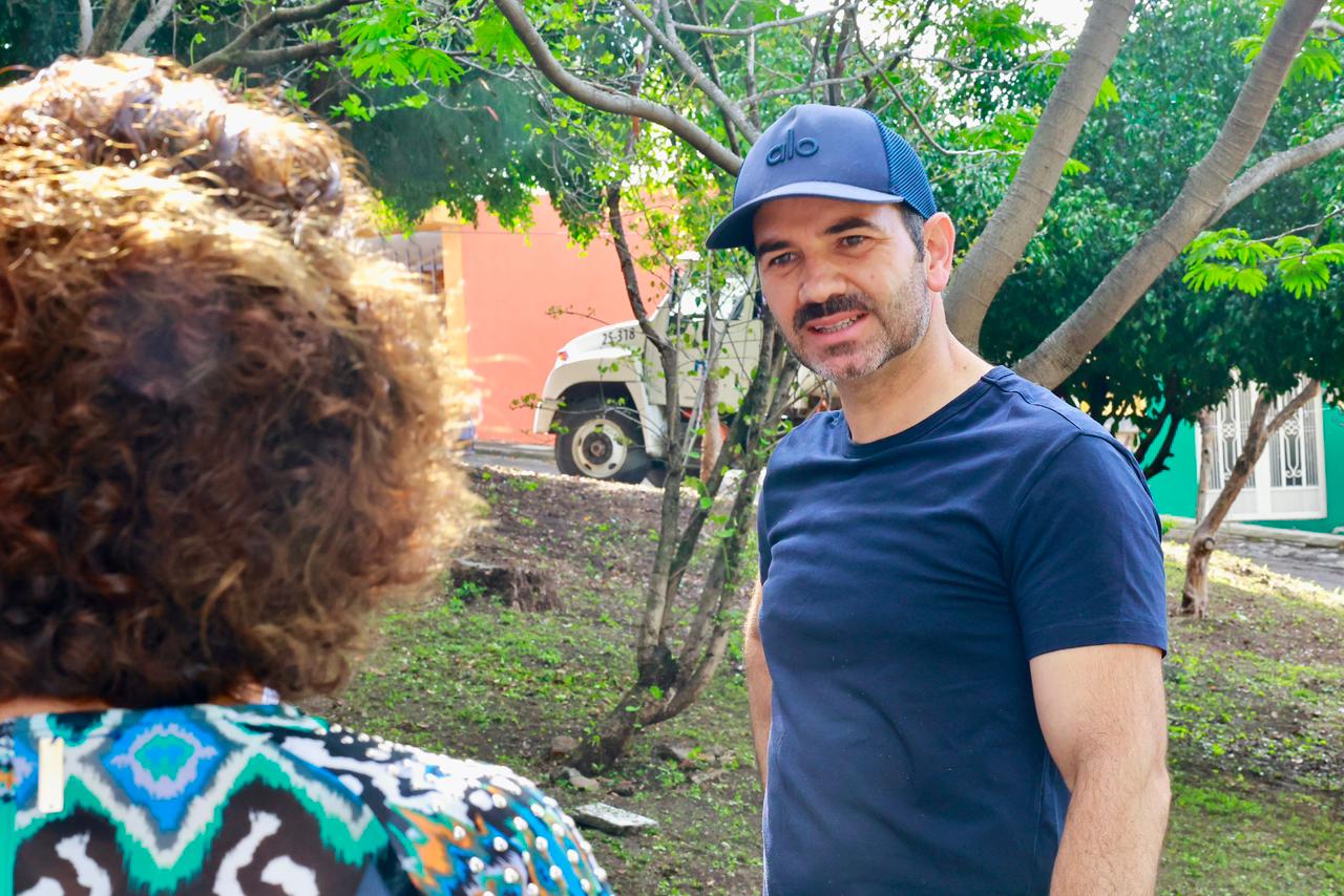 Yankel Benítez encabeza jornada de limpieza en Lomas de Santiaguito