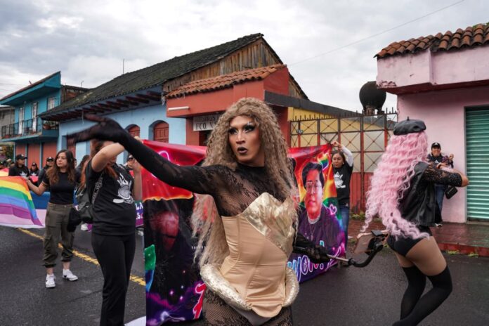 ¡Se desata el orgullo LGBT+ en Paracho!