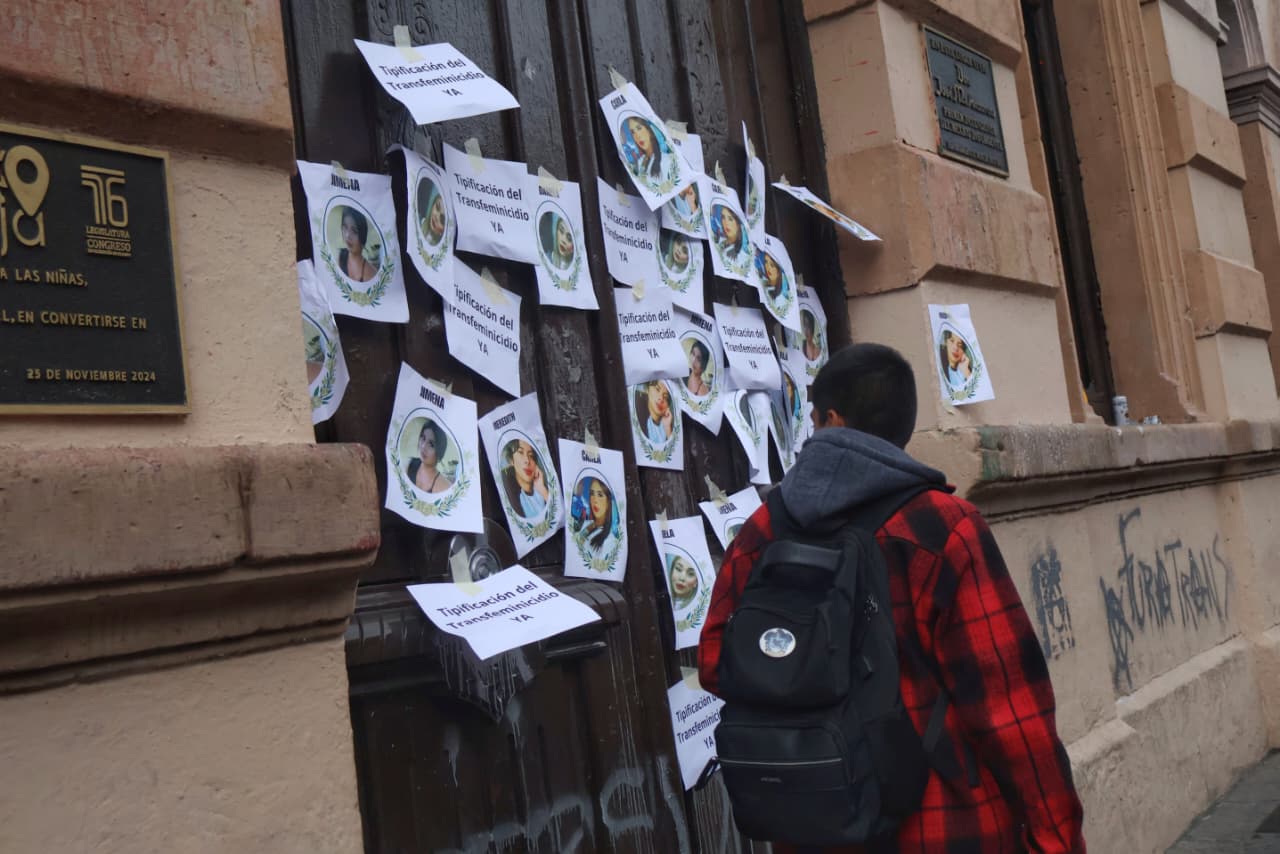 La fiesta, la protesta y las ausentes