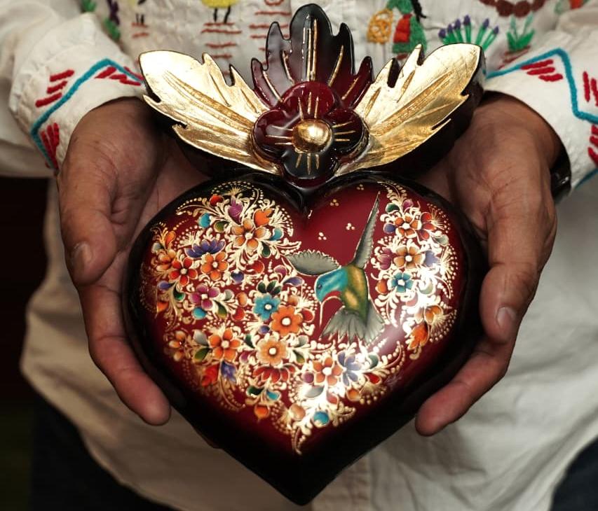 Pátzcuaro quiere llegar al mundial con arte hecho a mano en laca perfilada