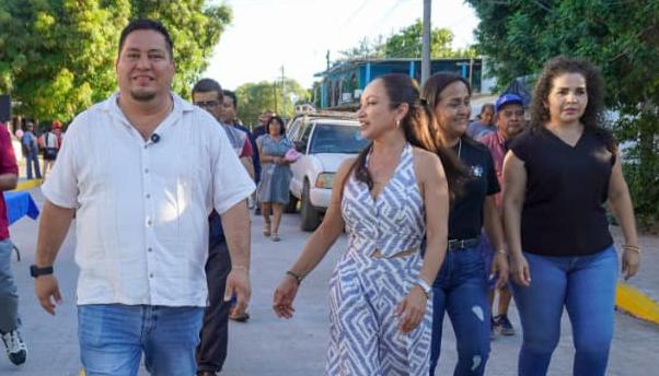 Manuel Esquivel Inaugura Calle Tiquicheo en la Tenencia Las Guacamayas