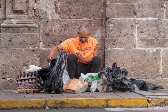Los olvidados por todos; viven en las de calles de Morelia