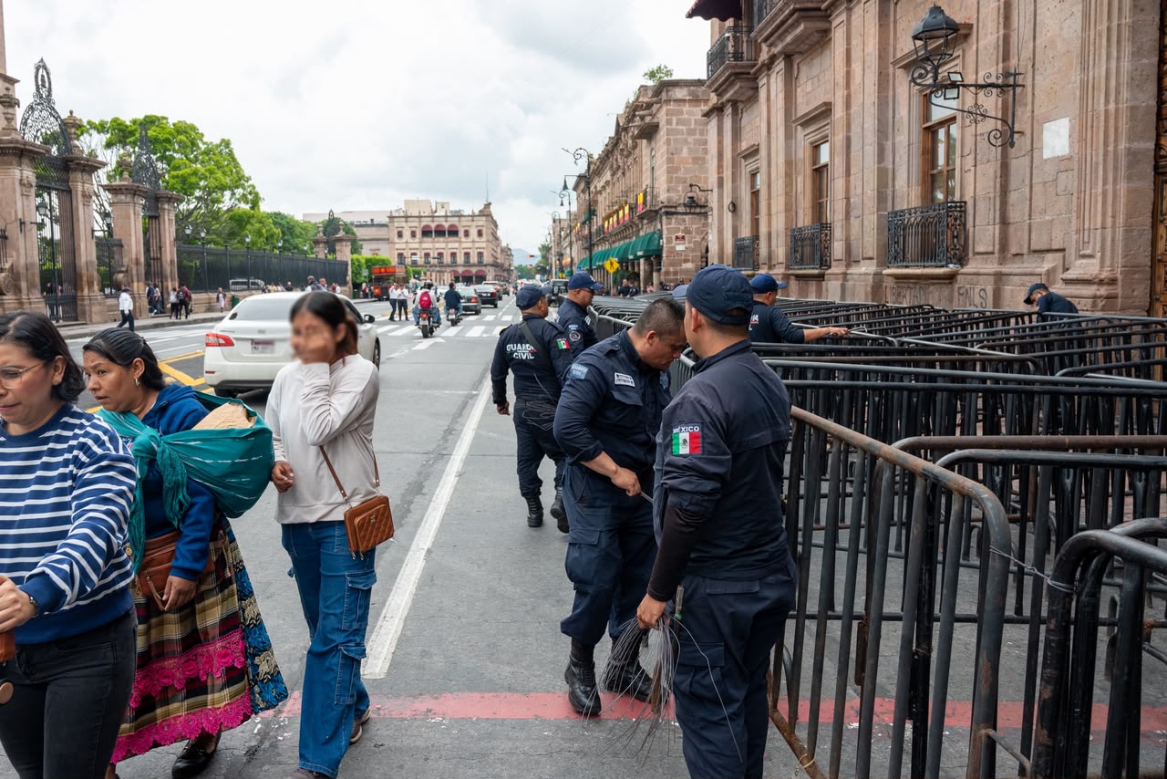 Blindan Palacio de Gobierno ante protesta indígena