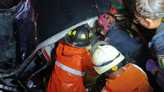 Choque de auto; dos muertos y un herido en Morelia