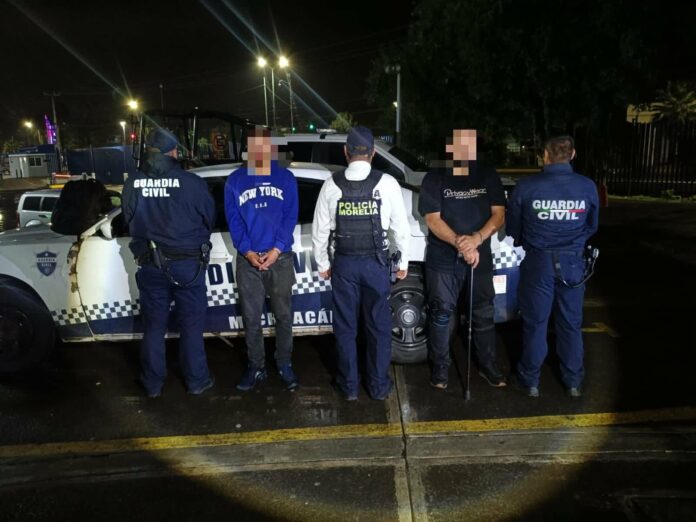 GC y Policía Morelia capturan a dos presuntos robaoxxos GC y Policía Morelia capturan a dos presuntos robaoxxos