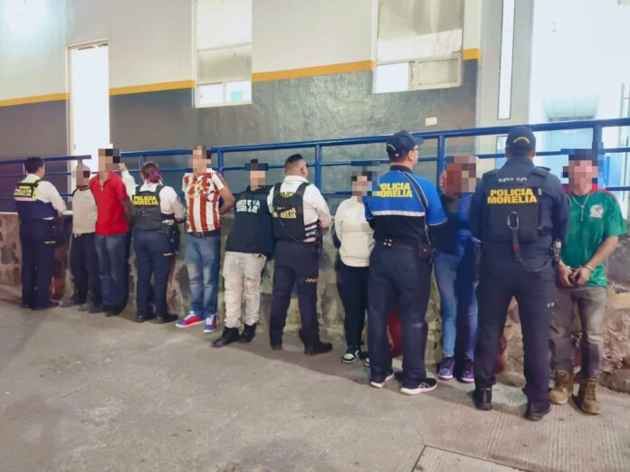 Detienen a siete y aseguran tres motocicletas robadas, Morelia