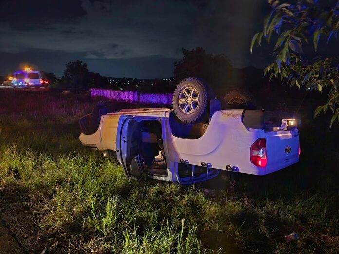 Registran volcadura de camioneta en la Morelia-Pátzcuaro
