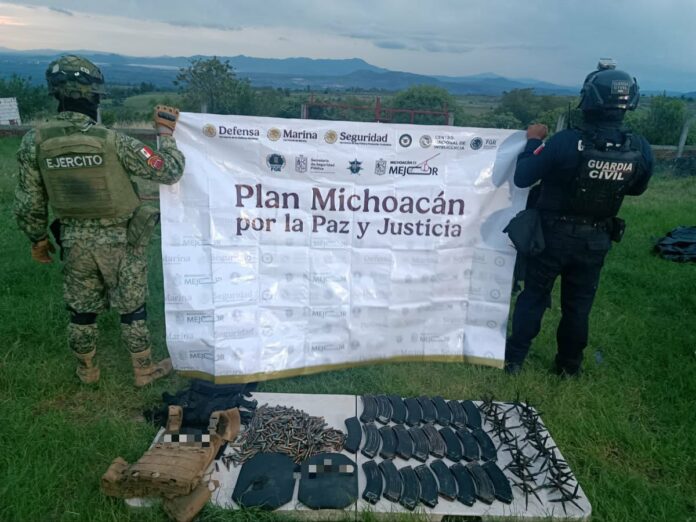 Sujetos atacan a policías y militares en Queréndaro