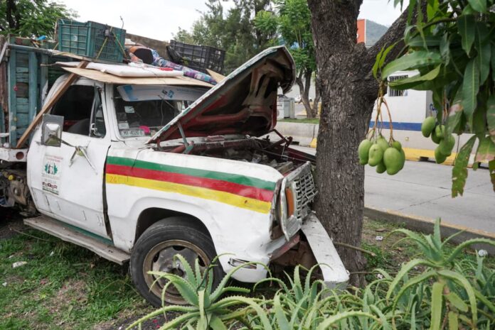 Camión de basura se queda sin frenos en Periférico de Morelia
