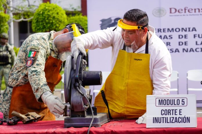 Manuel Esquivel encabeza destrucción de Armas de Fuego, LZC