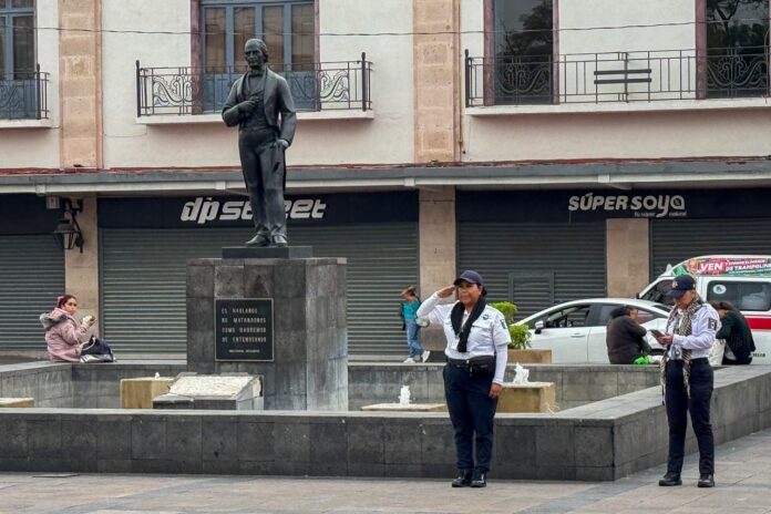 Cuestionan desinterés en homenaje a Melchor Ocampo