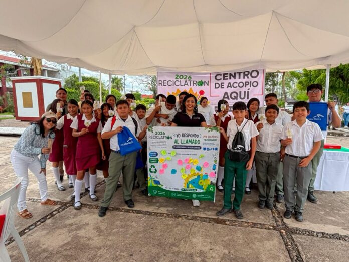 Autoridades Municipales Inauguran Reciclatron en la costa