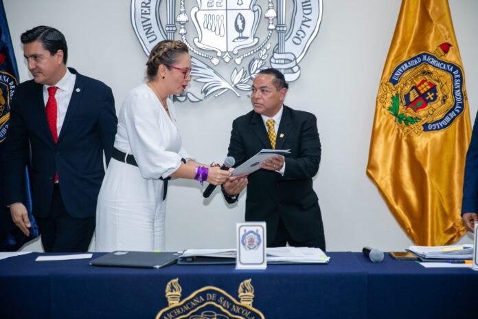 UMSNH, toma protesta Jośe Herrera Camacho como director del IIAF