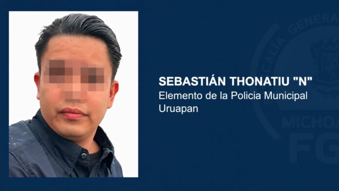 Detienen a ex policía municipal de Uruapan acusado de extorsionar