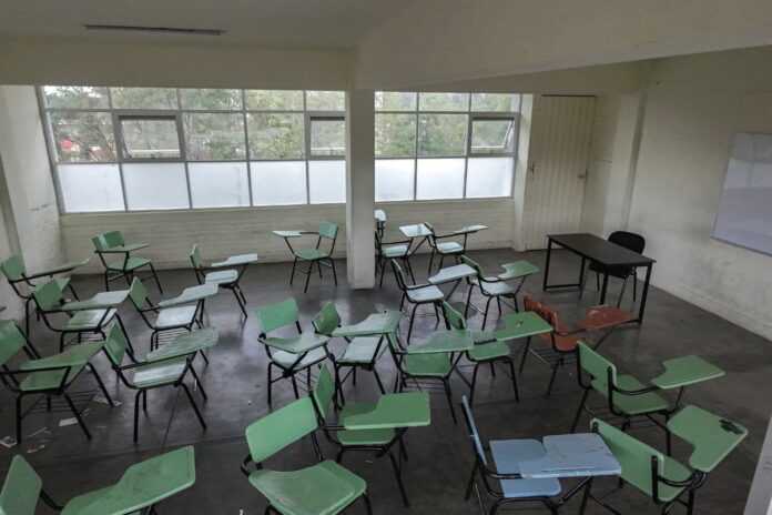"Puente" mundialista; escuelas sin clases