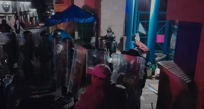 Denuncian desalojo de plantón en defensa del agua, Morelia Denuncian desalojo de plantón en defensa del agua, Morelia