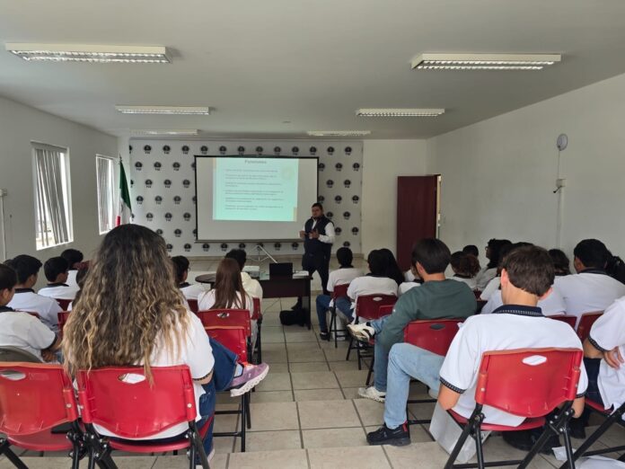 Acerca Carlos Torres Piña de ciberseguridad a estudiantes de La Salle Acerca Carlos Torres Piña de ciberseguridad a estudiantes de La Salle