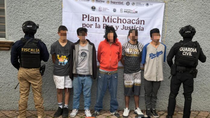 Cateo en Morelia, aseguran droga y detiene a cinco personas